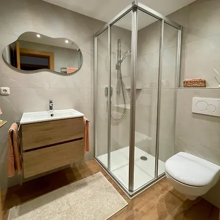 Astrid Schneeberger Apartament Fügen