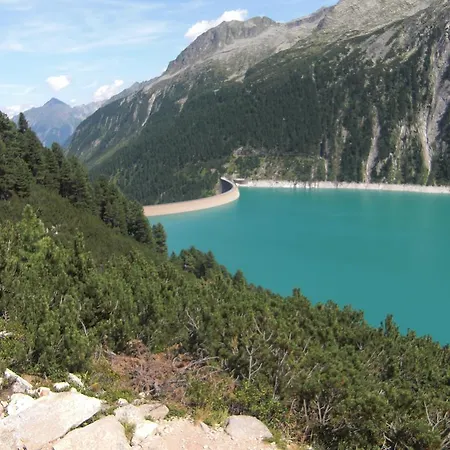 דירה Astrid Schneeberger *